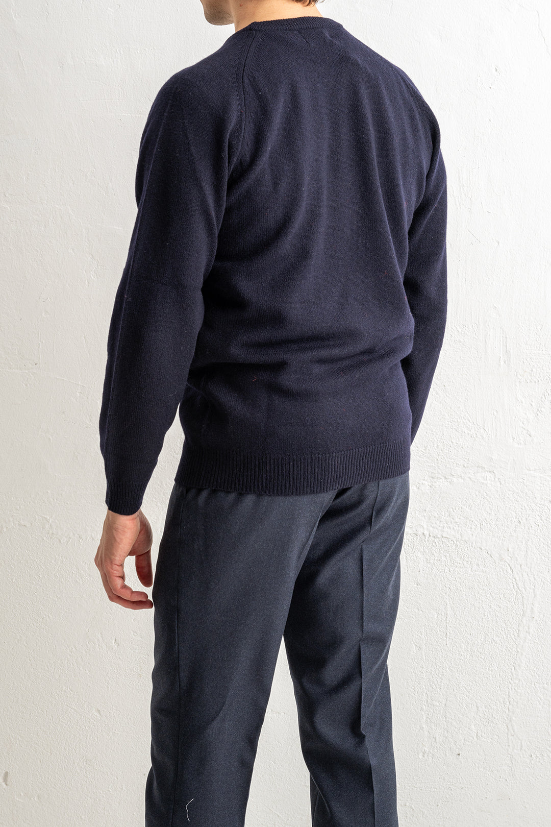 LAMBWOOL CREW NECK. Navy