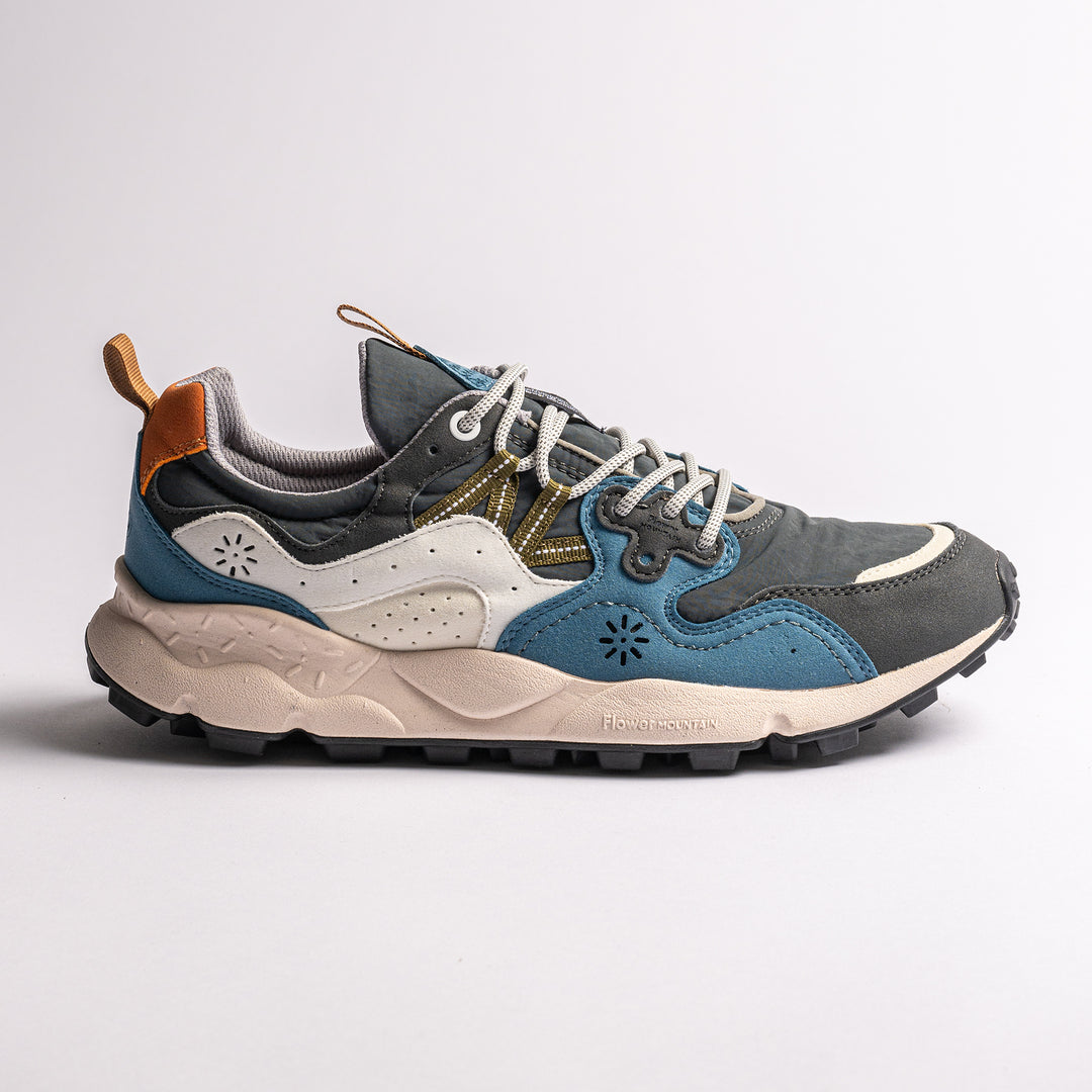 Skön sneaker från Flower Mountain
