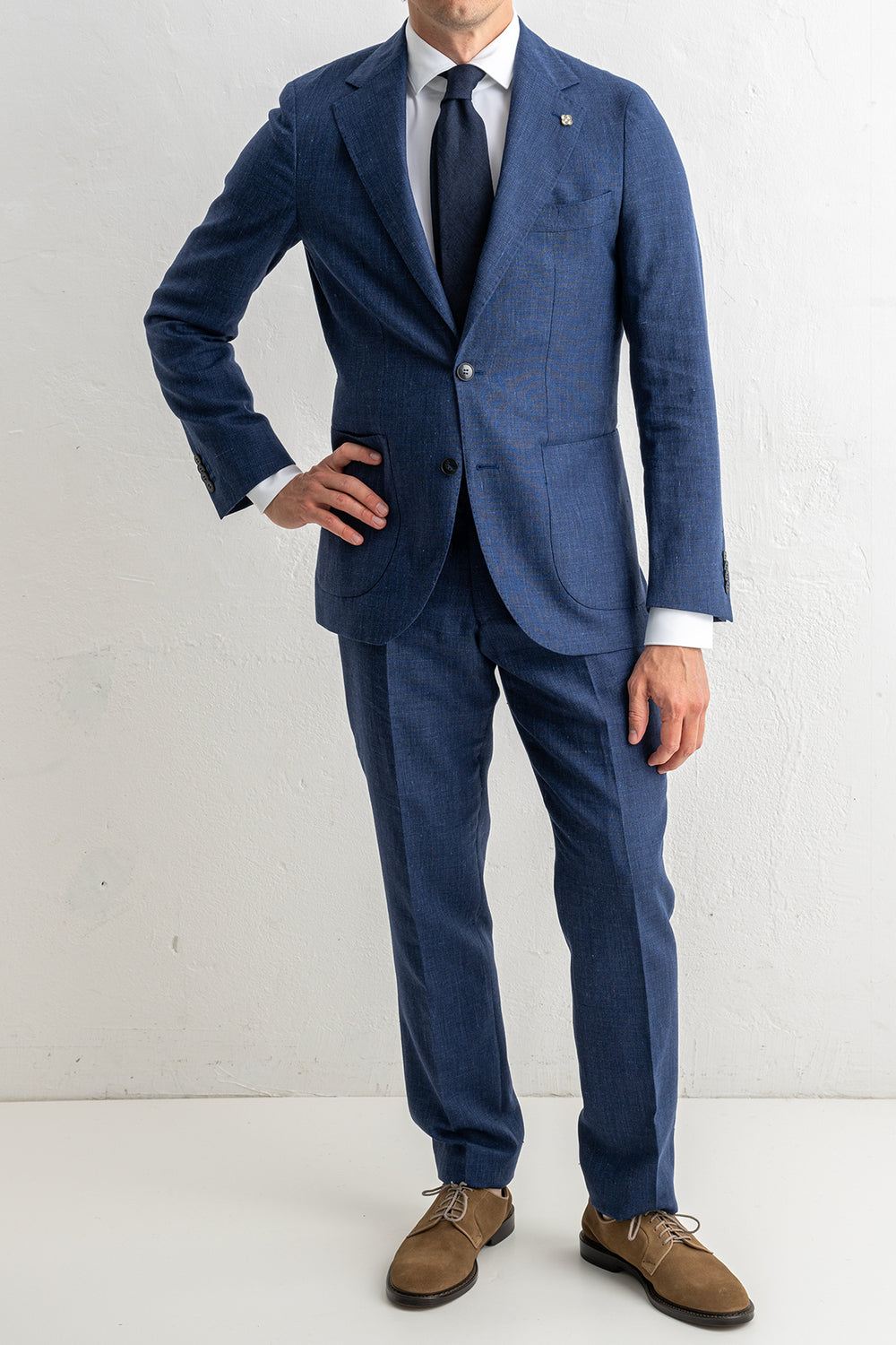 TRS HAMPUS PAT DK. NAVY – STUDIO 73, helbild framifrån med kavaj på modell