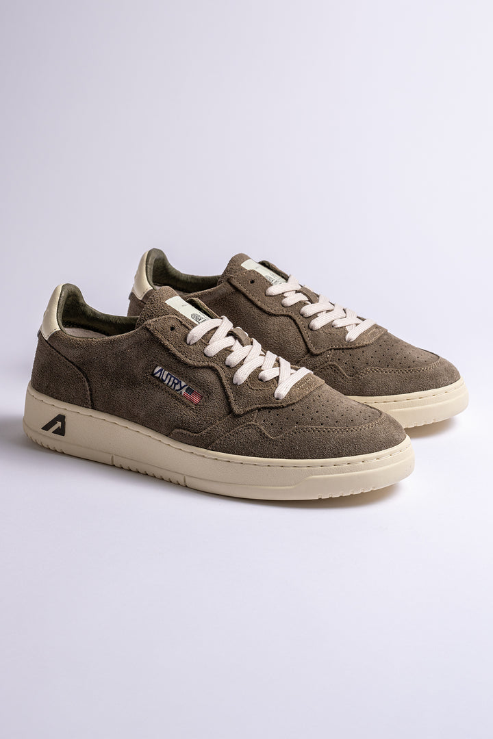 Medalist Finish Suede Sneaker Mislet/White