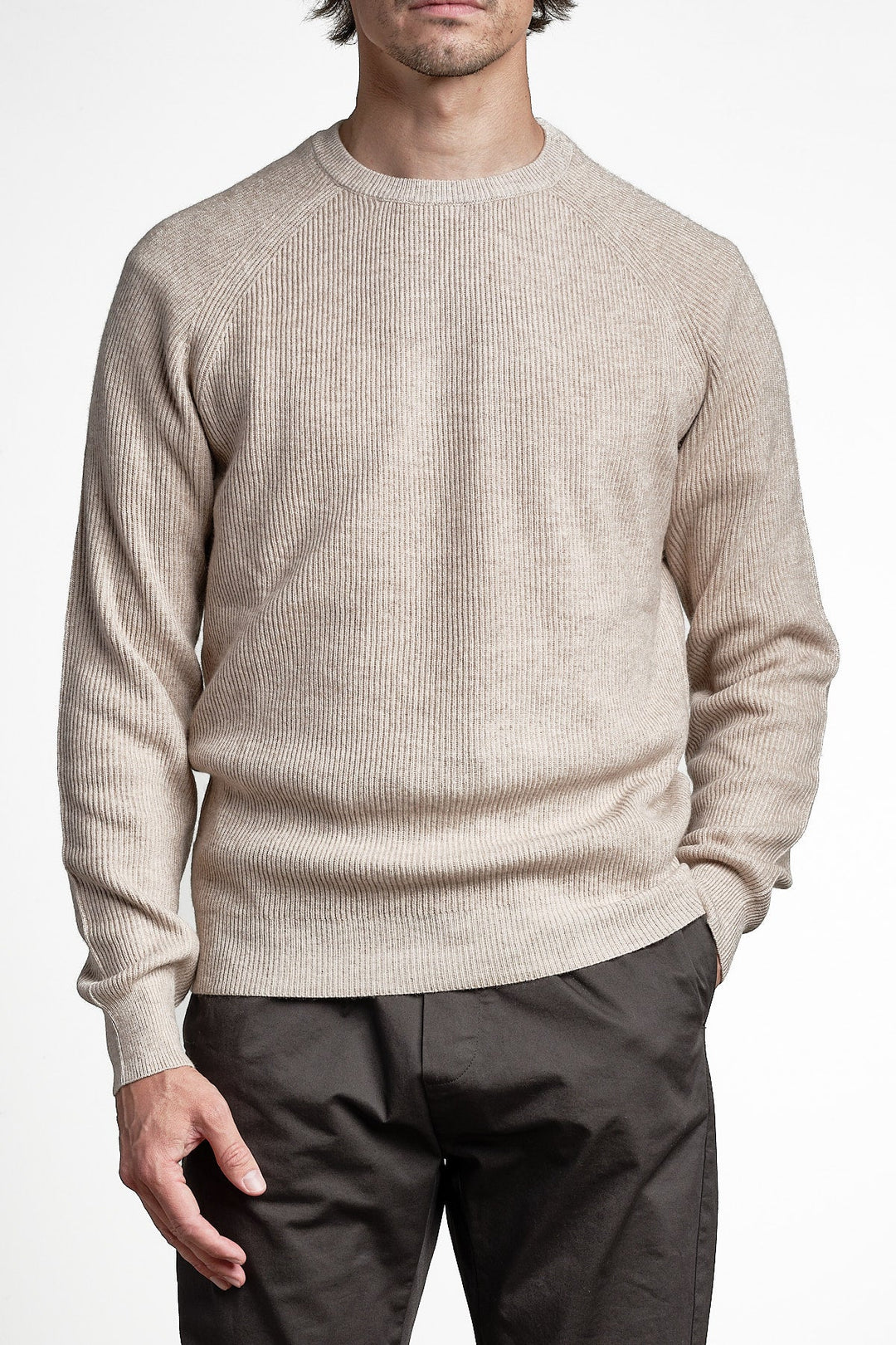 Cashmere Blend Raglan Sweater Ecru – Adverb, framifrån