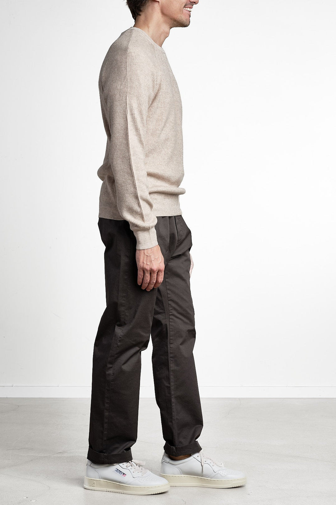 Cashmere Blend Raglan Sweater Ecru – Adverb, closeup på materialet