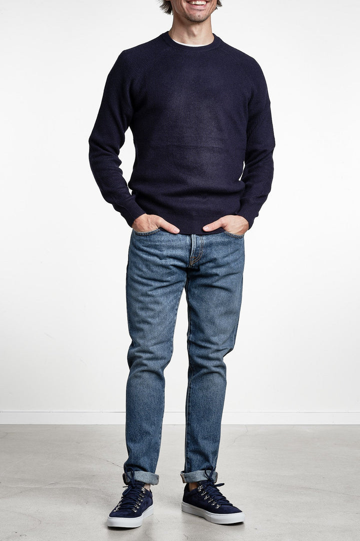 Cashmere Blend Raglan Sweater Navy – Adverb, detaljbild