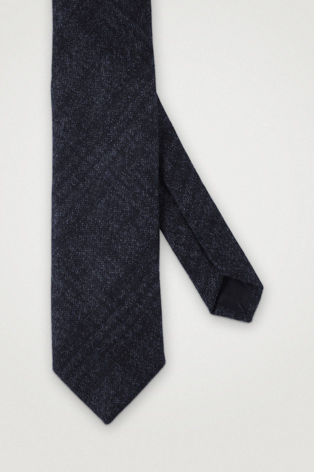 Checker Wool Tie Navy – Amanda Christensen, detalj