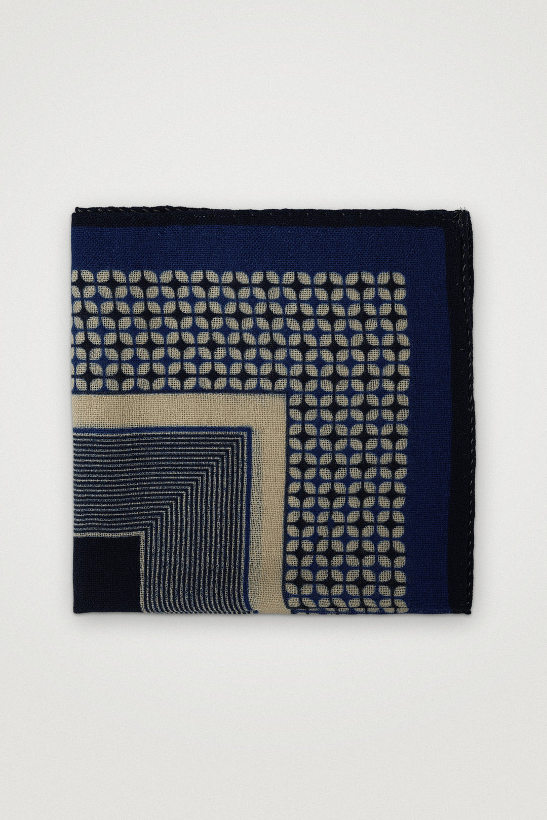 Wool Pocket Square With Graphic Grid Pattern Navy – Amanda Christensen, framifrån