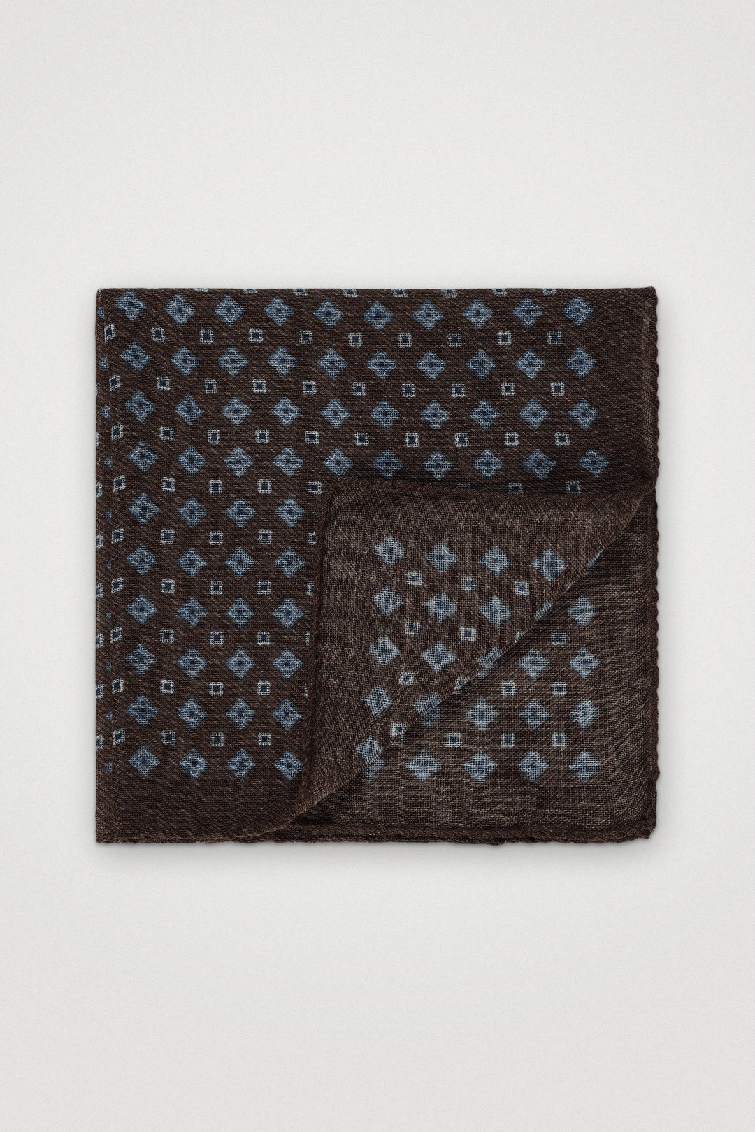 Wool Pocket Square With Medallion Pattern Brown melange – Amanda Christensen, framifrån