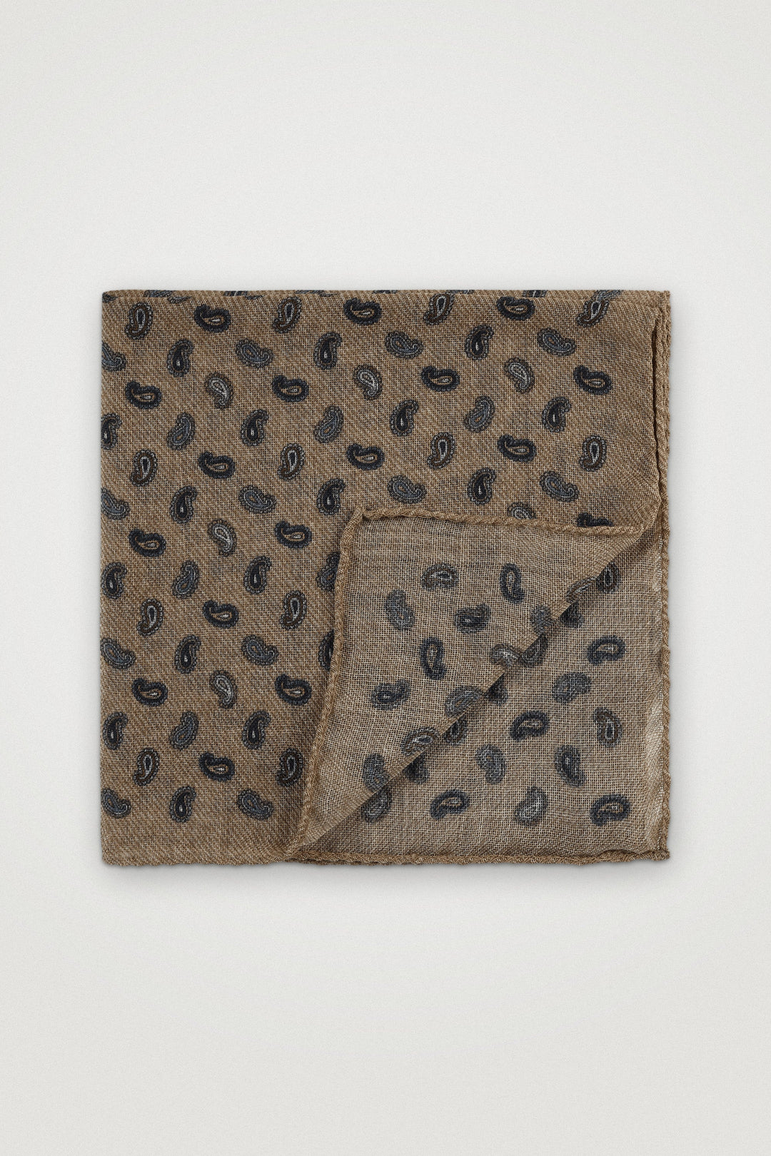 Wool Pocket Square With Paisley Pattern Beige melange – Amanda Christensen, framifrån