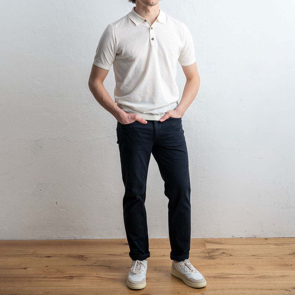 Polo Cotton Short Sleeve ECRU – ADVERB, helbild på modell framifrån