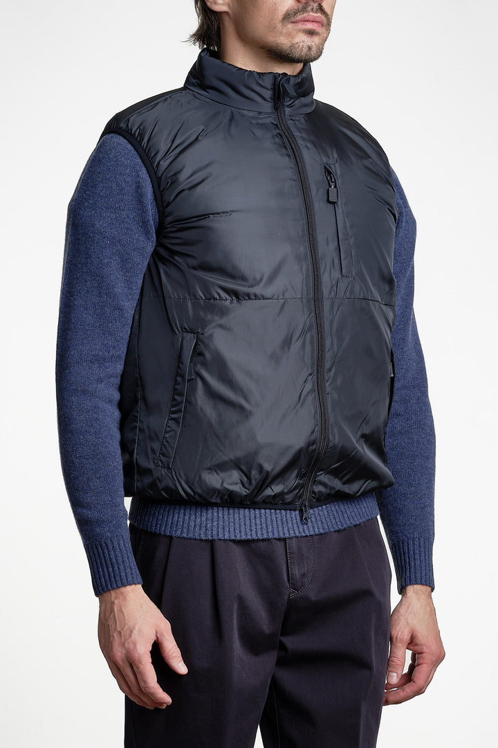 Jil Padded Vest Navy – Aspesi, snett framifrån