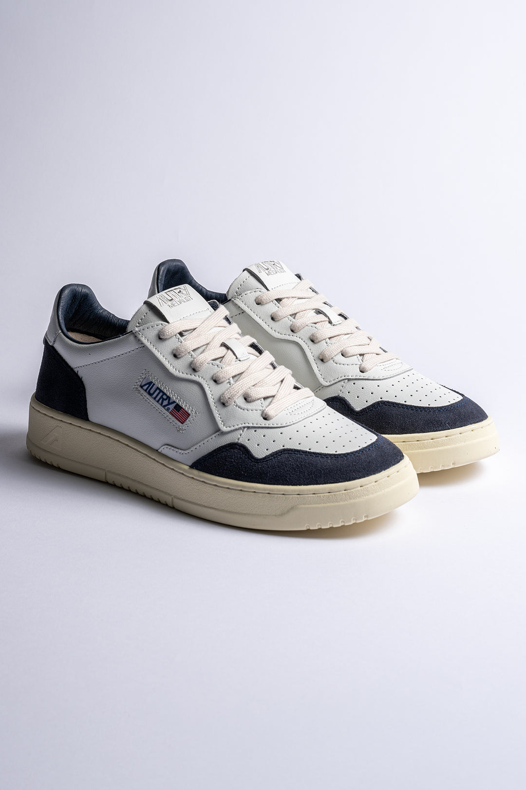 Medalist Low Man Softleather/Suede White/Ocean