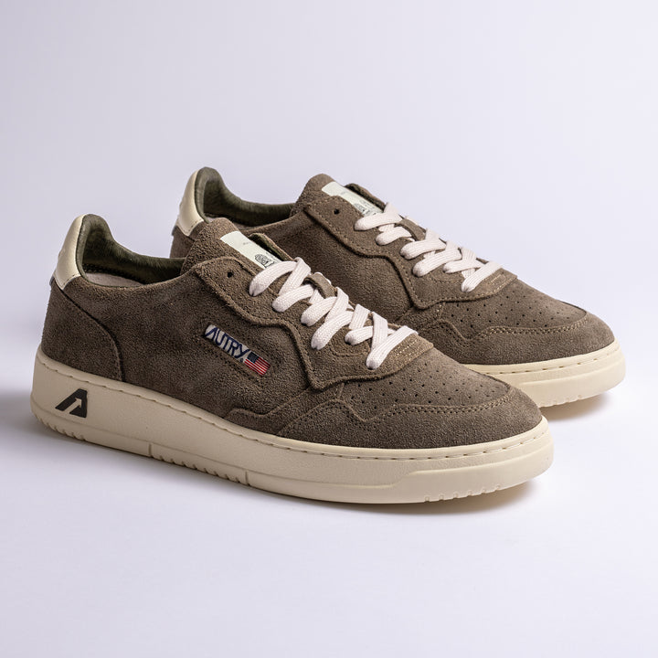 Medalist Finish Suede Sneaker Mislet/White