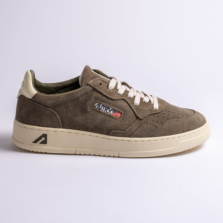 Medalist Finish Suede Sneaker Mislet/White