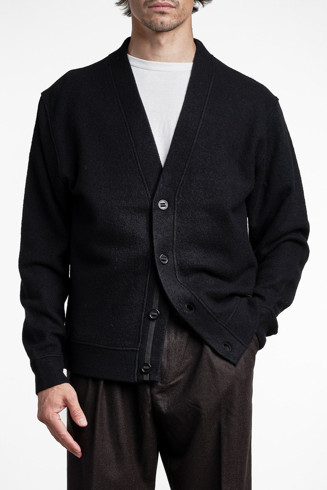 Seaham Boiled Wool Cardigan Black – Cesar Equipment, framifrån