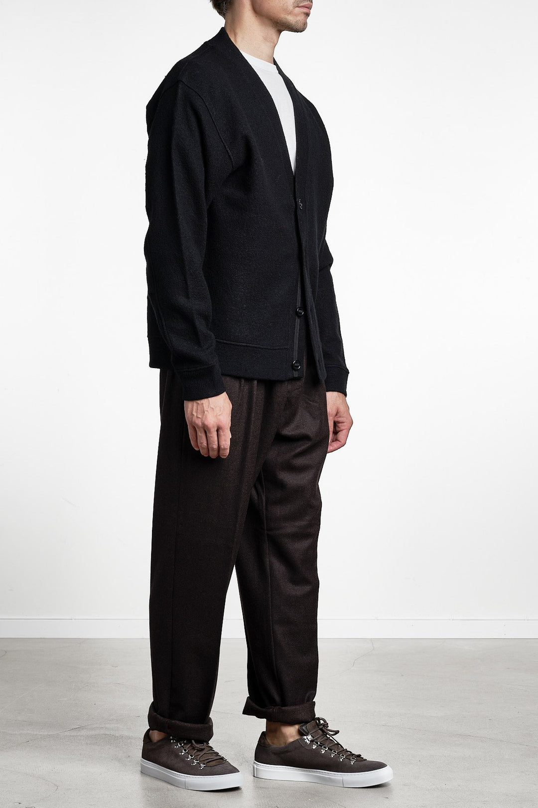 Seaham Boiled Wool Cardigan Black – Cesar Equipment, closeup på materialet