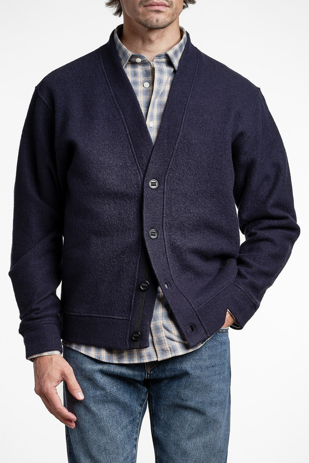 Seaham Boiled Wool Cardigan Navy – Cesar Equipment, framifrån