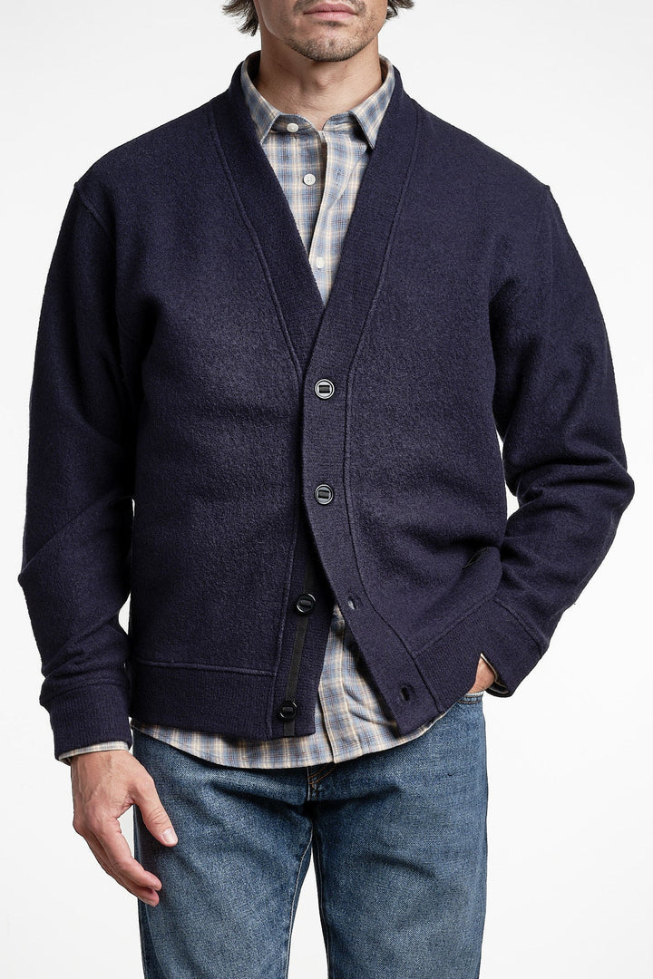 Seaham Boiled Wool Cardigan Navy – Cesar Equipment, framifrån