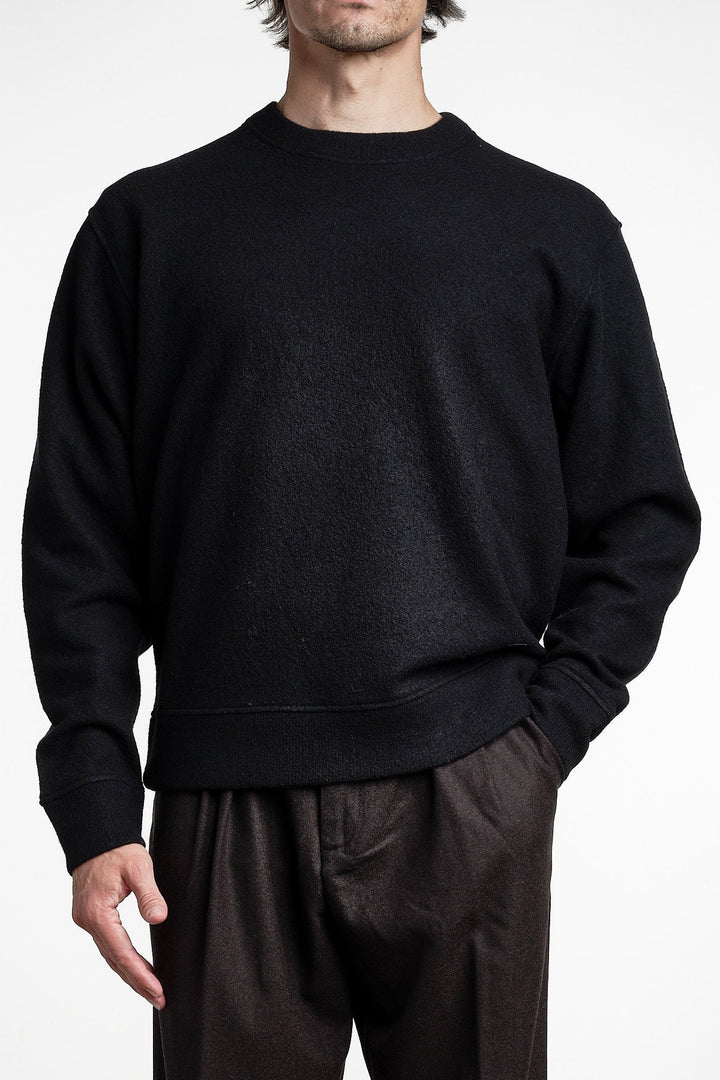 Seaham Boiled Wool Crew Black – Cesar Equipment, framifrån