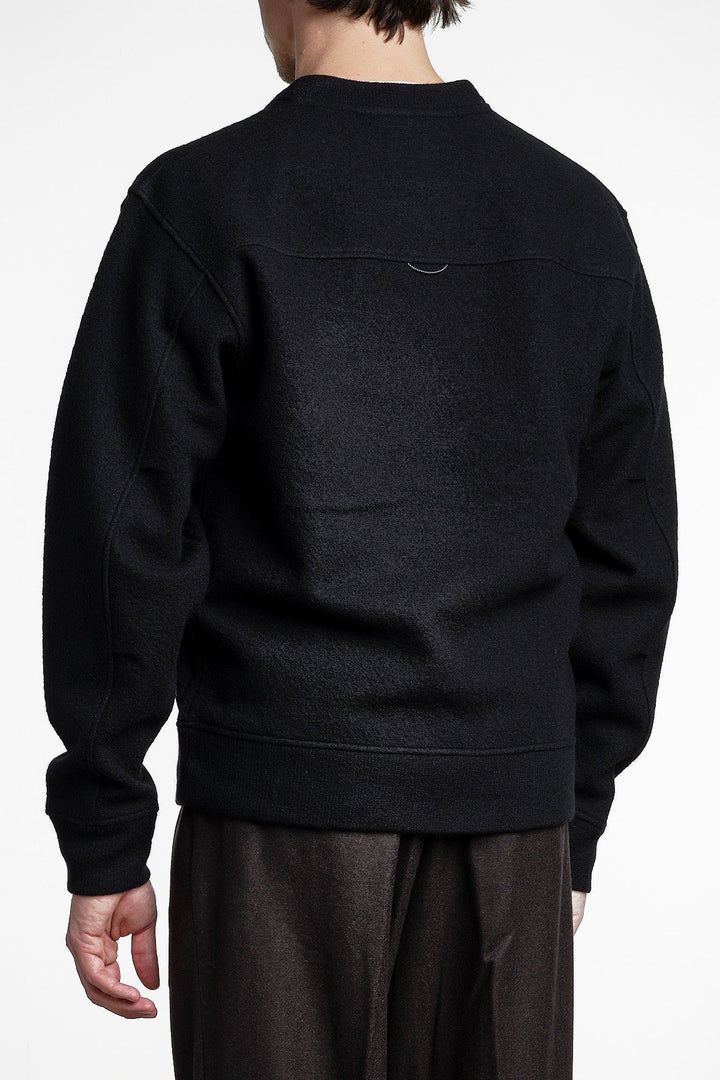 Seaham Boiled Wool Crew Black – Cesar Equipment, från sidan