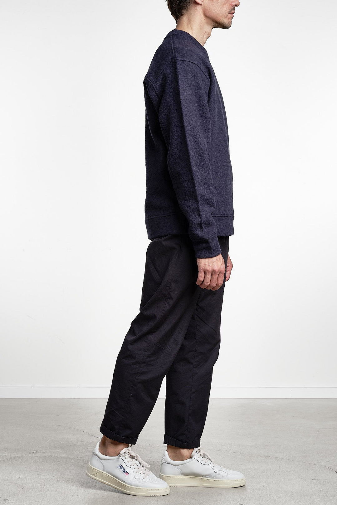 Seaham Boiled Wool Crew Navy – Cesar Equipment, closeup på materialet