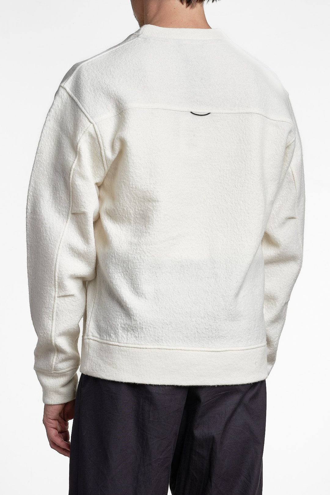 Seaham Boiled Wool Crew Off White – Cesar Equipment, från sidan