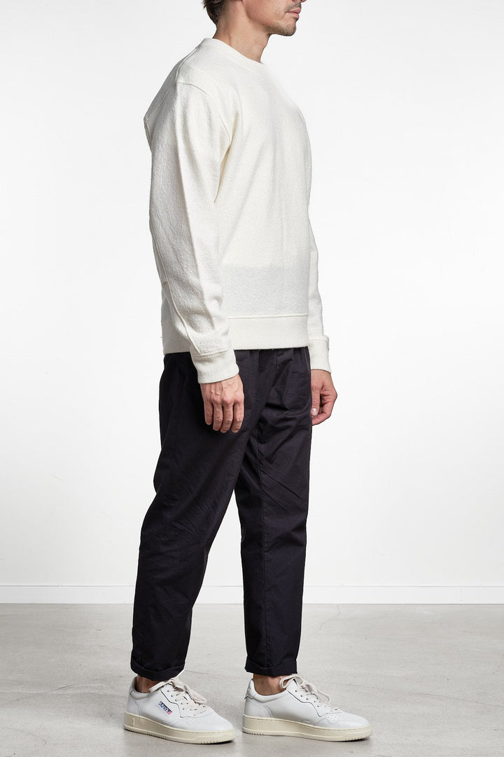 Seaham Boiled Wool Crew Off White – Cesar Equipment, closeup på materialet