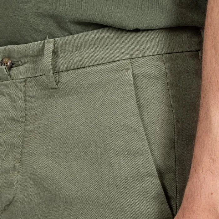COTTON WASHED TWILL CHINO ARMY