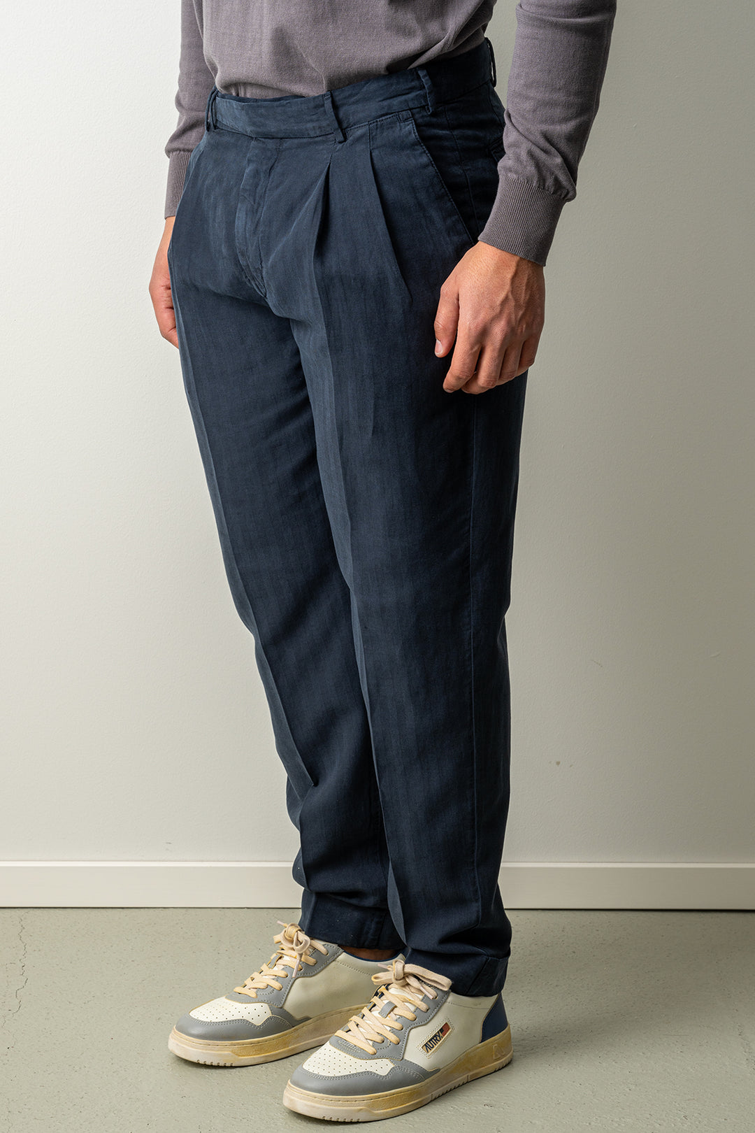 Carrot Two Pleat Cotton Linen Trouser Navy