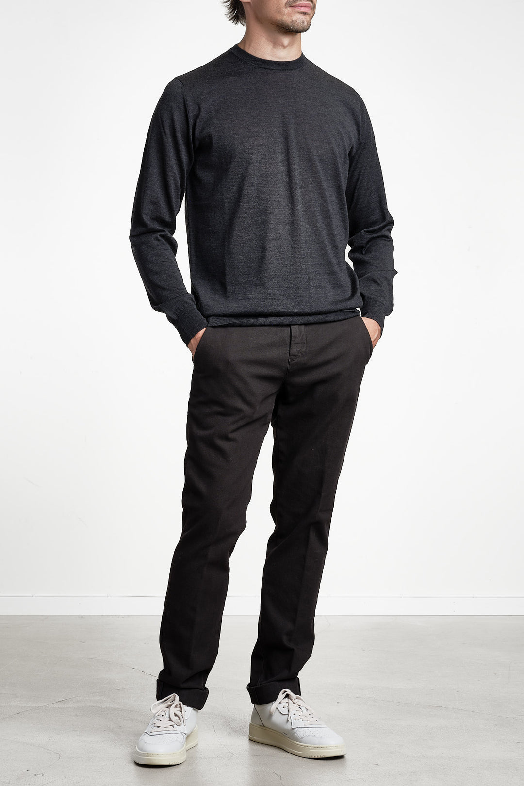 Crewneck Sweater Royal Merino Antracite – Filippo De Laurentiis, helbild framifrån