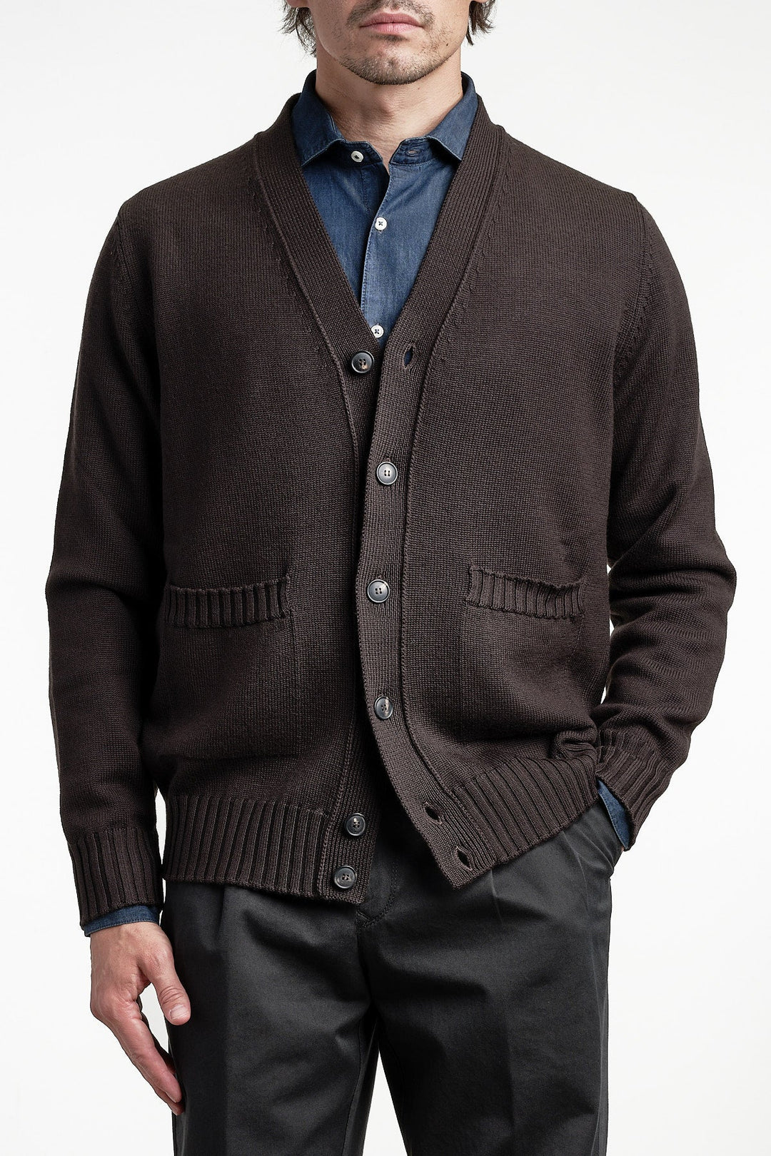 Heavy Knit Cardigan Sweater Dark Brown – FILIPPO DE LAURENTIIS, framifrån