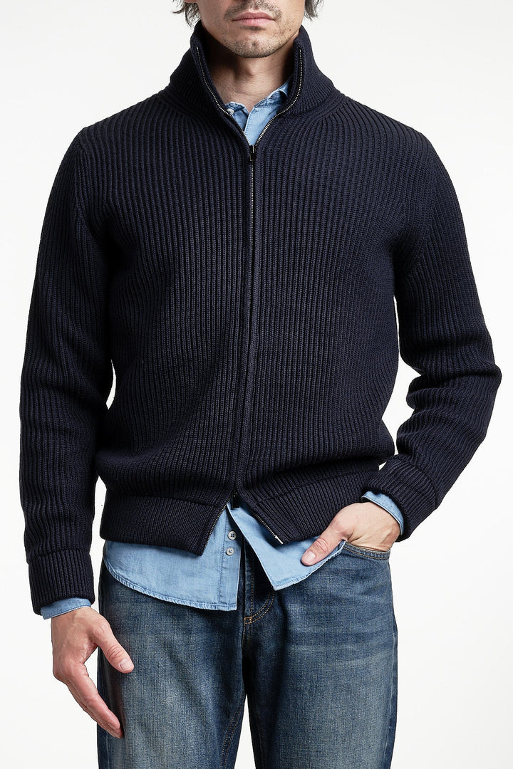 Heavy Knit Ribb Sweater Navy – FILIPPO DE LAURENTIIS, framifrån