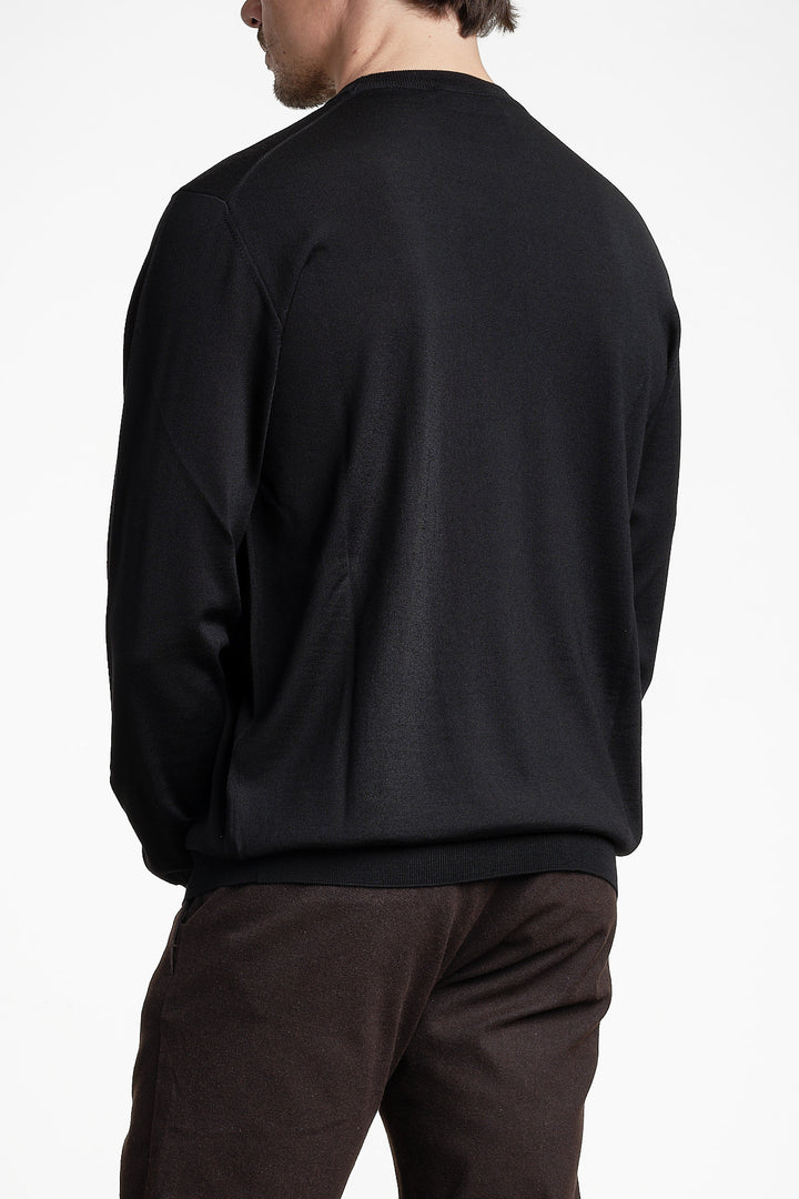 ROYAL 120'S MERINO CREWNECK Black – FILIPPO DE LAURENTIIS, bakifrån