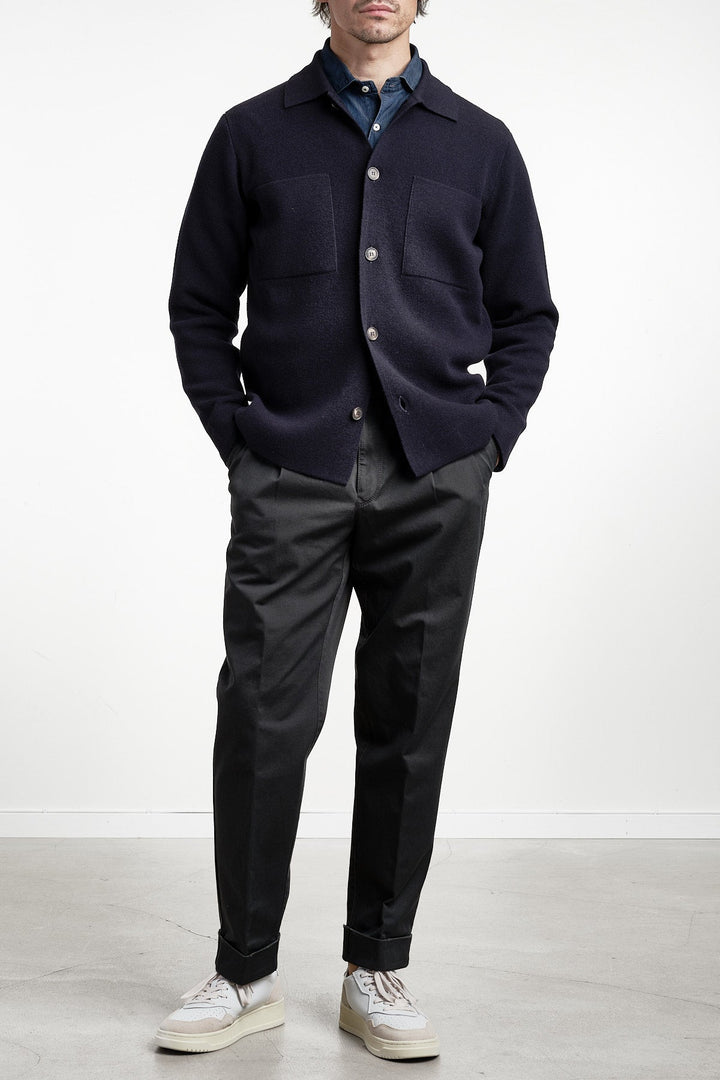 Wool Cashmere Knit Overshirt Navy – FILIPPO DE LAURENTIIS, detalj