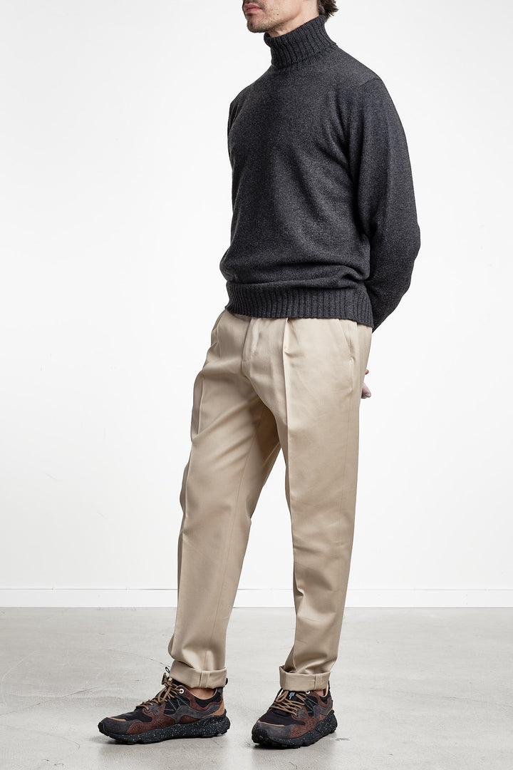 Wool Cashmere Turtleneck Antracite – FILIPPO DE LAURENTIIS, helbild snett