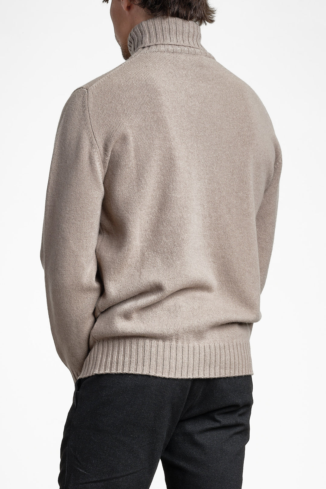 Wool Cashmere Turtleneck Beige – FILIPPO DE LAURENTIIS, bakifrån