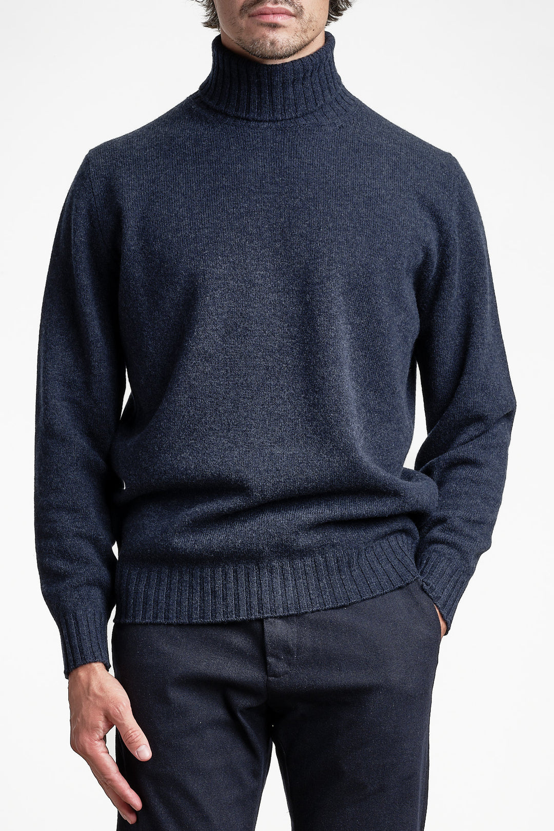 Wool Cashmere Turtleneck Melange Blue – FILIPPO DE LAURENTIIS, framifrån