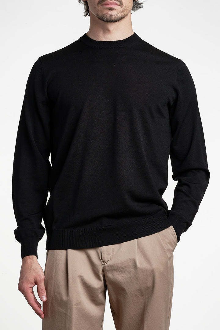 Crewneck Sweater Royal Merino Black – Filippo De Laurentiis, framifrån