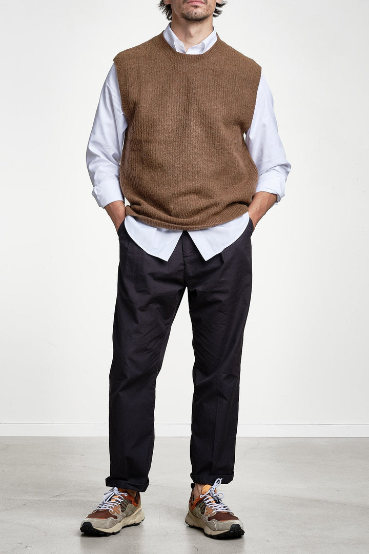 Alpaca Rib C-Neck Vest Hazelnut Melange – GANT, detalj