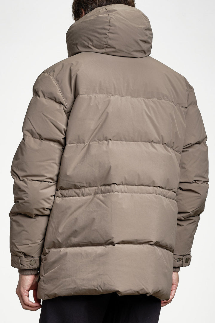 Classic Down Parka Faded Taupe – GANT, bakifrån