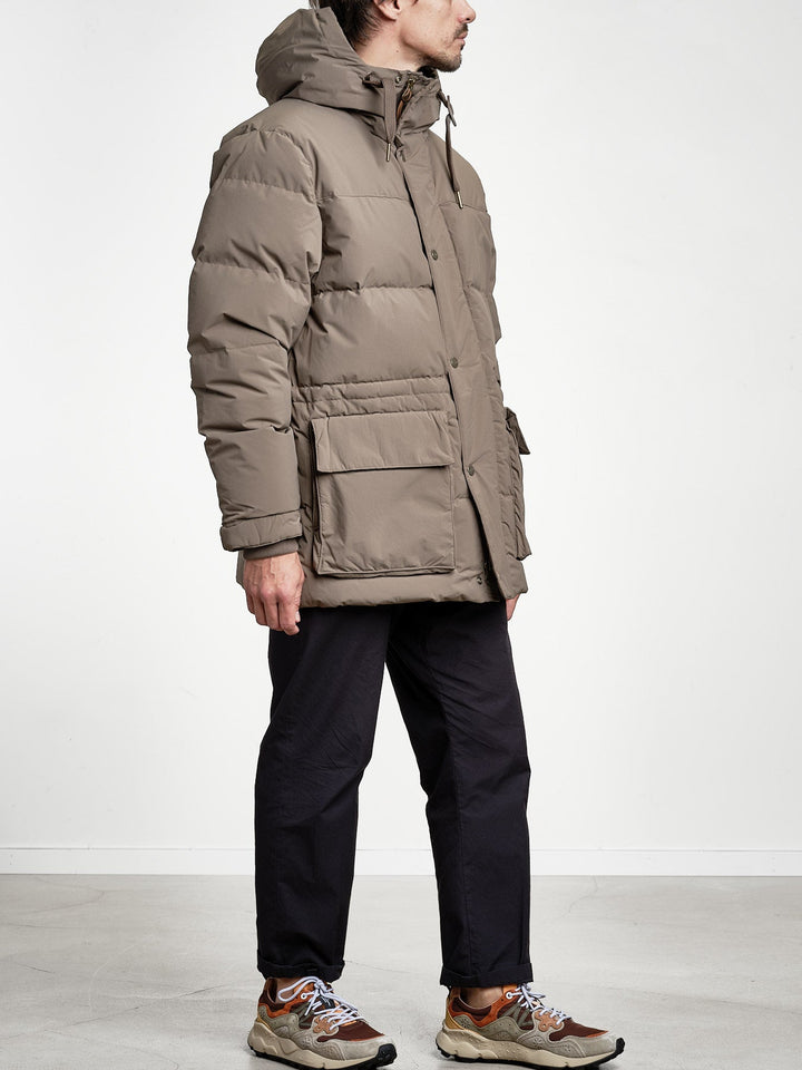 Classic Down Parka Faded Taupe – GANT, detalj