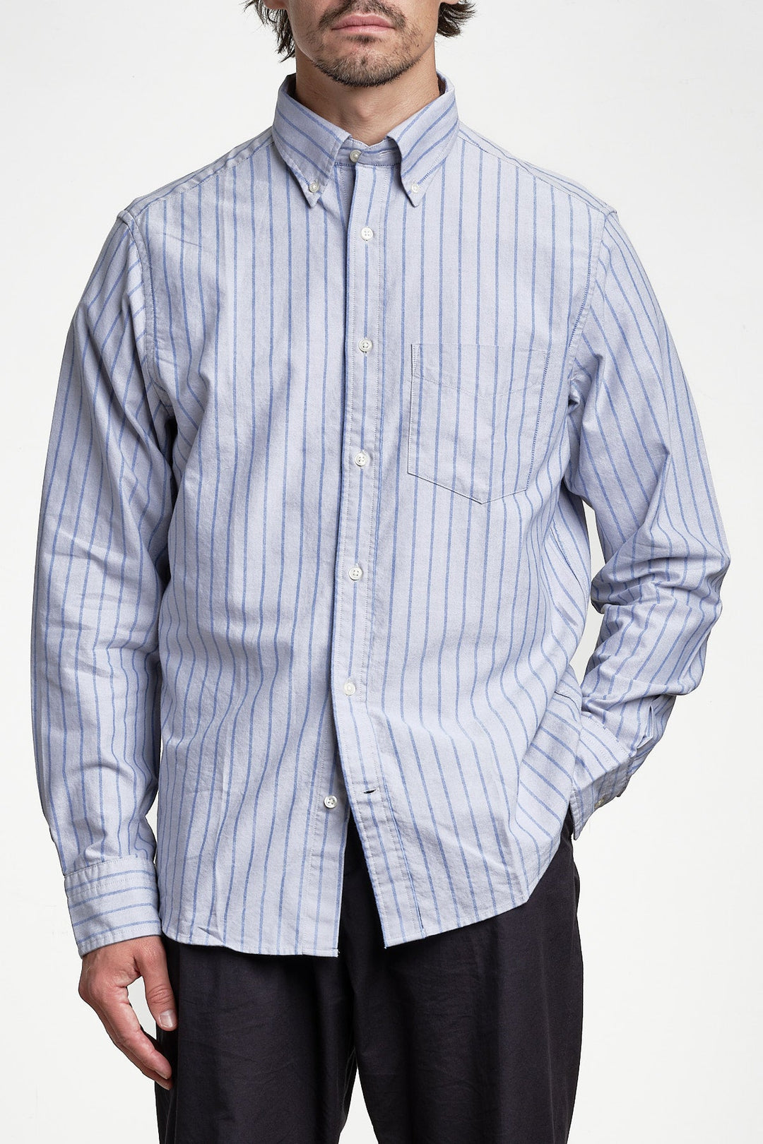Reg Archive Oxford Stripe Shirt Concrete Grey – GANT, framifrån