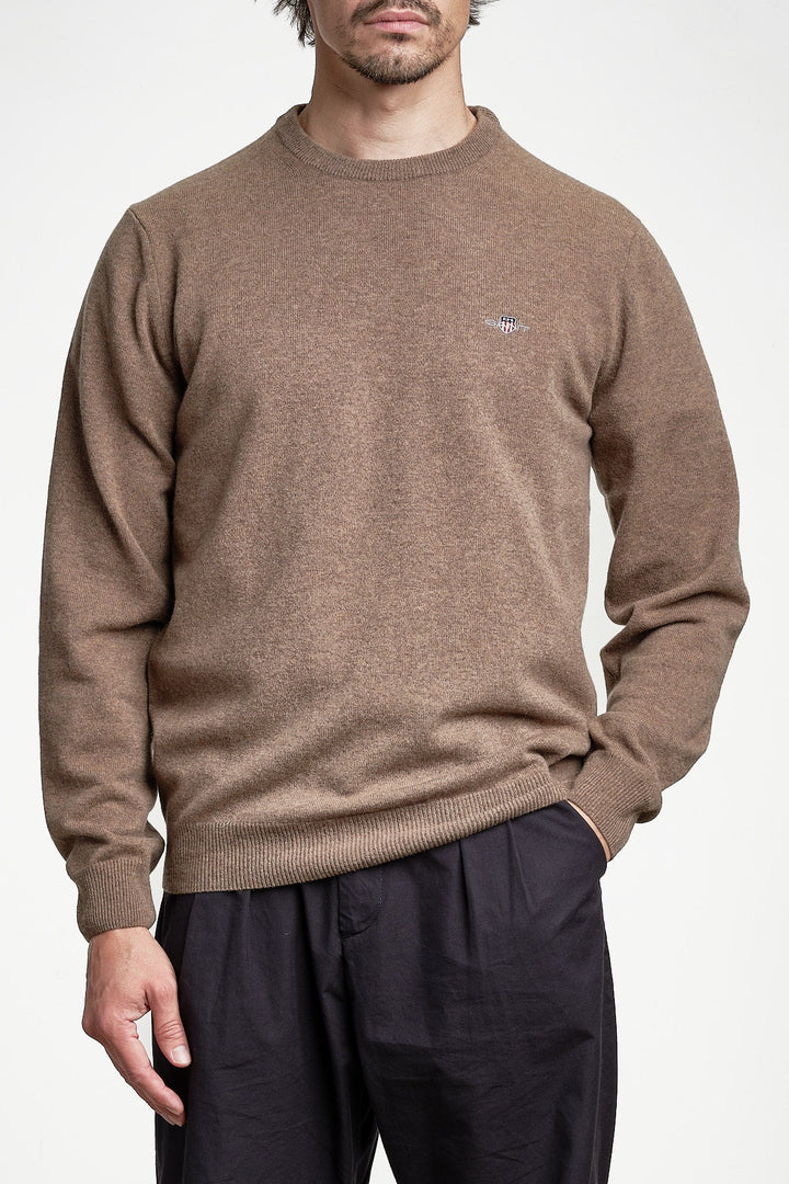 Superfine Lambswool Crewneck Light Brown Melange – GANT, framifrån