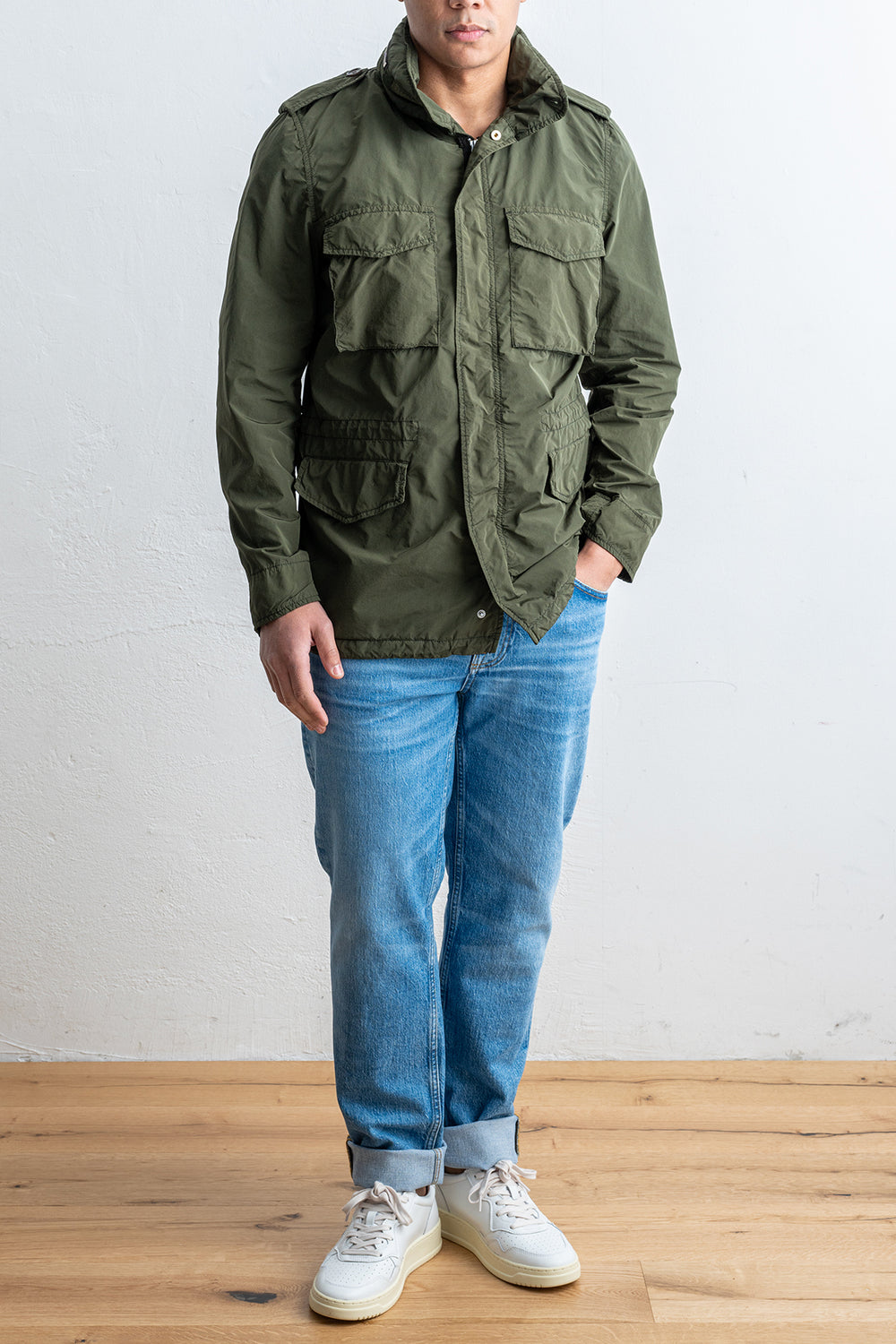GIUBBOTTO 65 REPLICA JACKET Green – ASPESI, helbild framifrån på modell