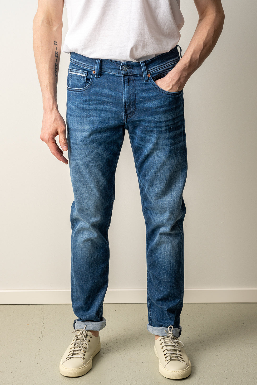 Grover Medium Blue Wash MEDIUM BLUE