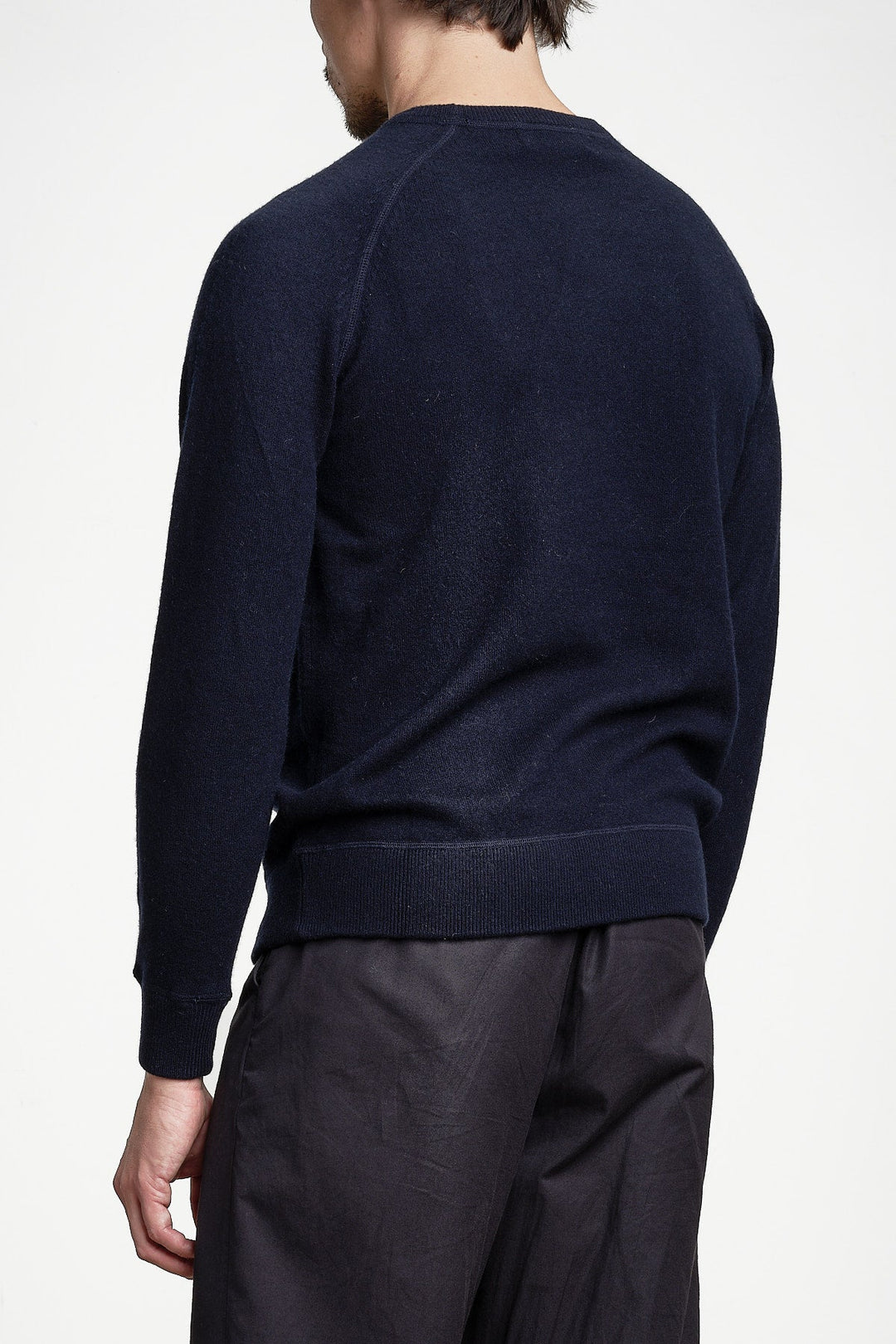 Luxury Cashmere Crew Neck Sweater Navy – JUPITER, bakifrån