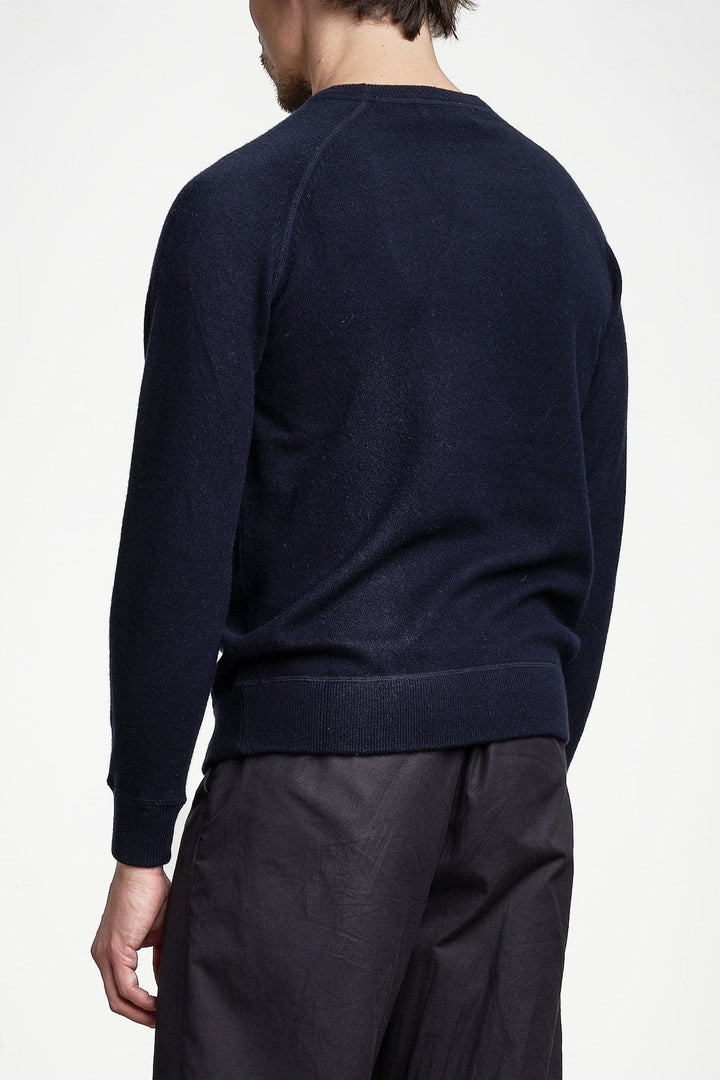 Luxury Cashmere Crew Neck Sweater Navy – JUPITER, bakifrån