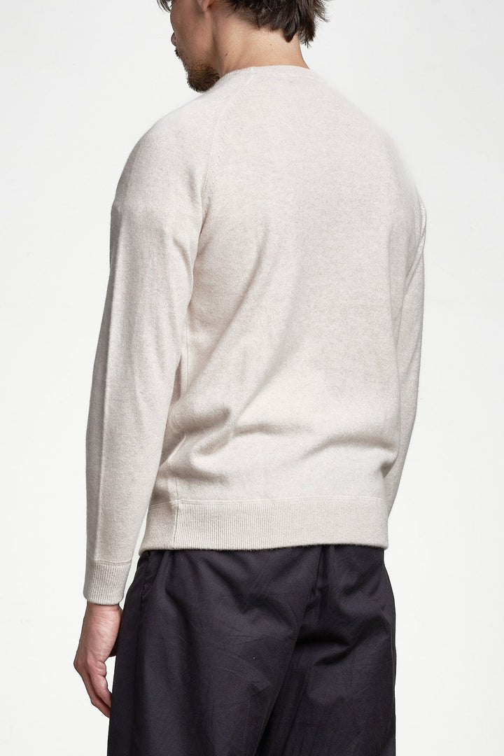 Luxury Cashmere Crew Neck Sweater Beige – JUPITER, bakifrån