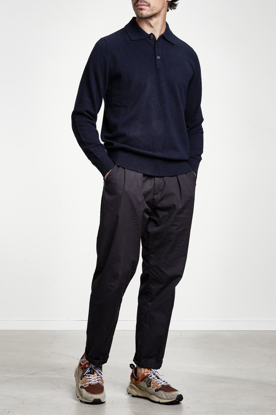 Luxury Cashmere Polo Neck Sweater Navy – JUPITER, detalj