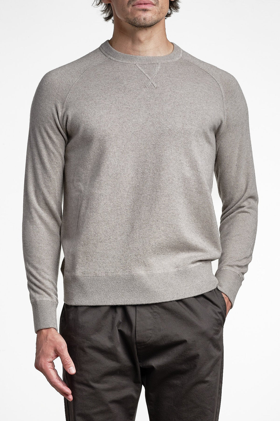 Wool Cashmere Raglan Sweater Taupe – Jupiter, framifrån