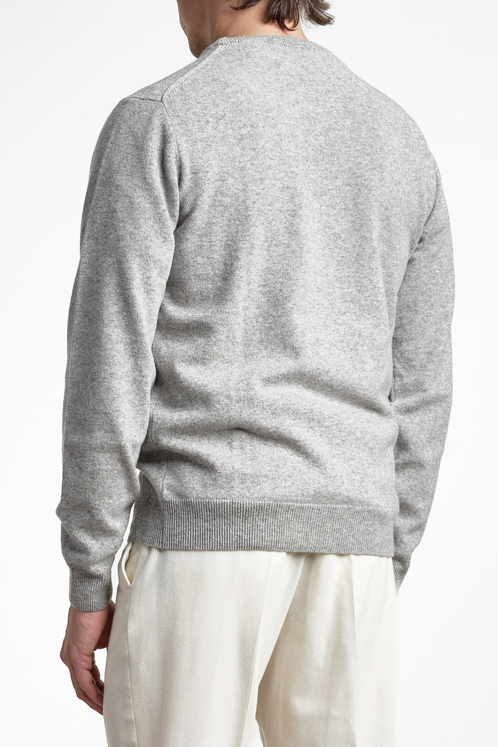 Superfine Lambswool Crewneck Grey melange – Gant, snett bakifrån