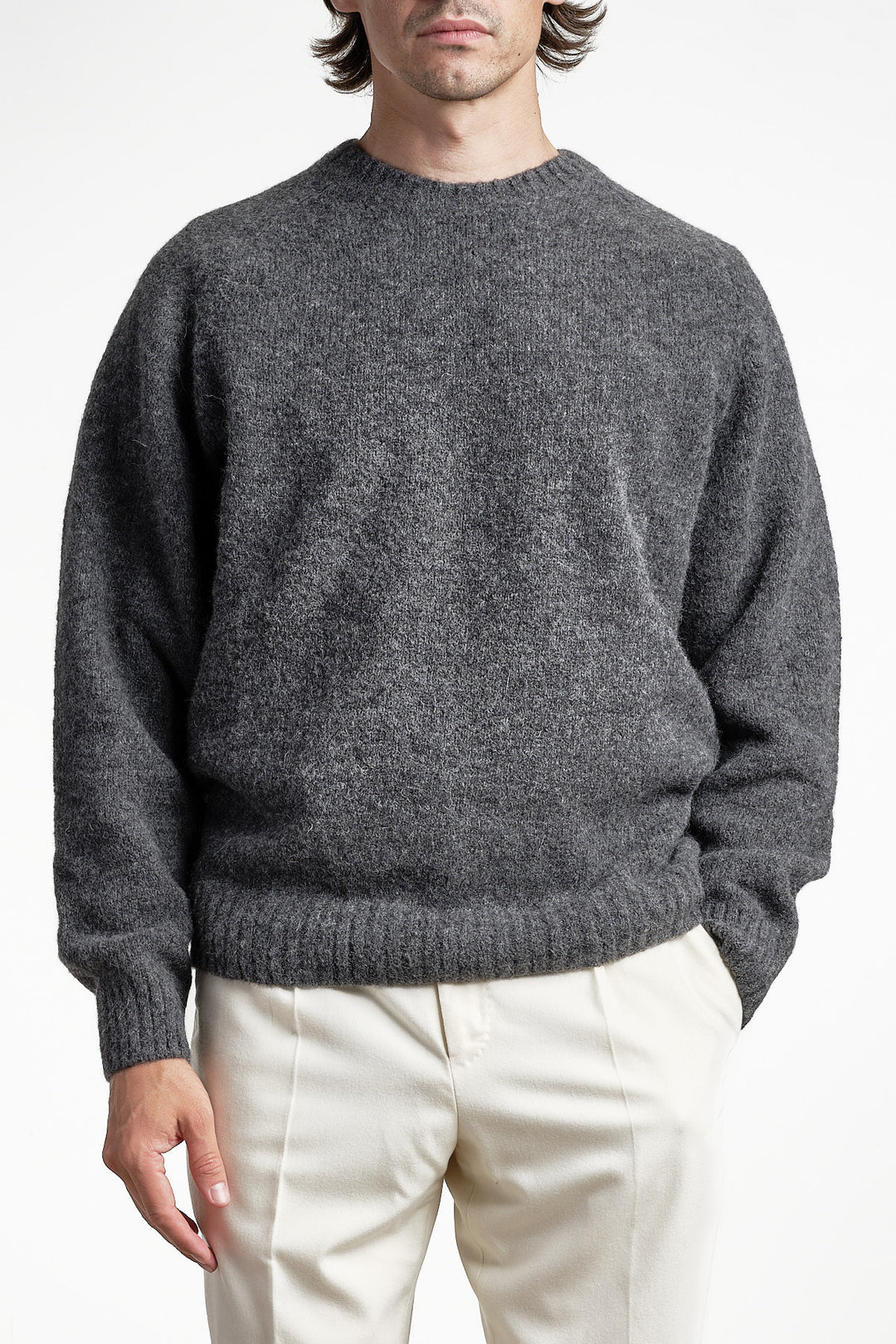 Luxury Alpaca Crewneck Sweater Graphite – Filippo De Laurentiis, framifrån